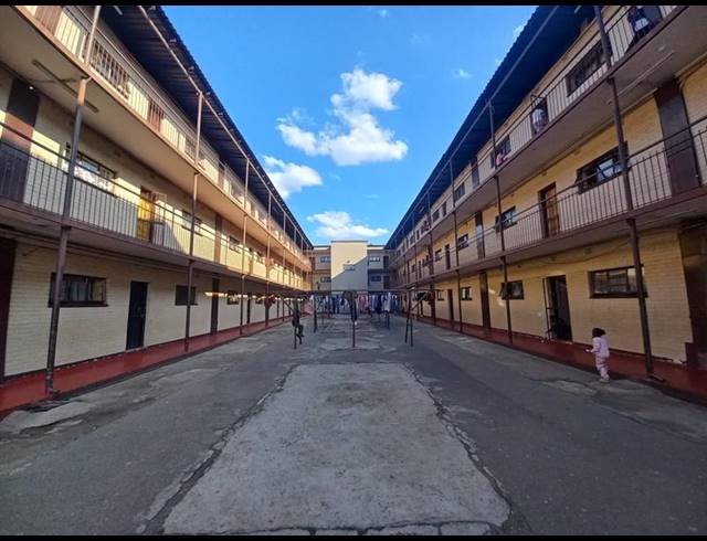 1 BEDROOM APARTMENT FOR SALE IN PRETORIA WEST